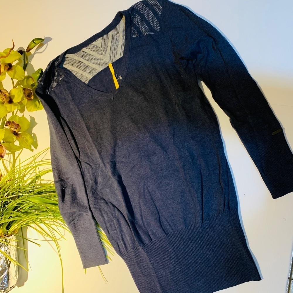 T58- Lolë blue denim Long Top size S